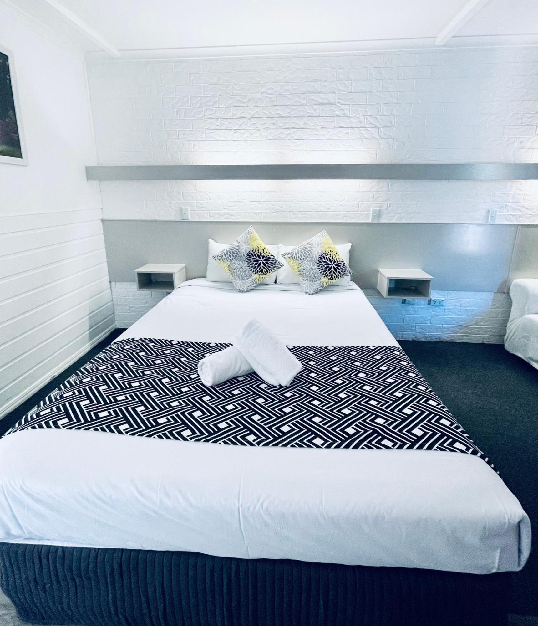 Jacaranda Place Motor Inn 투움바 외부 사진