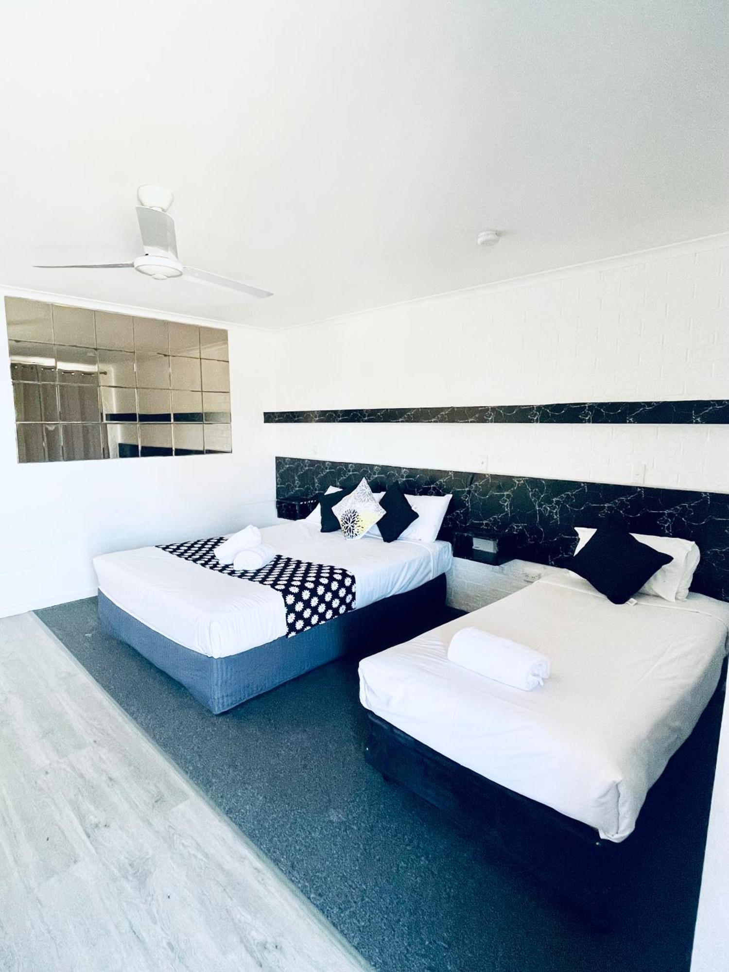 Jacaranda Place Motor Inn 투움바 외부 사진