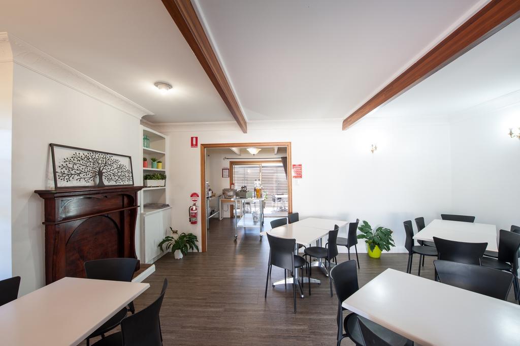 Jacaranda Place Motor Inn 투움바 외부 사진